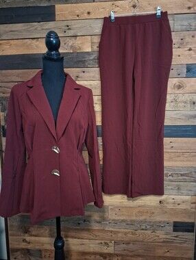 NWOT Burgundy 2 Piece Pant Suit - Medium